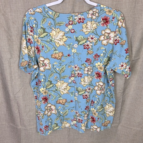 Talbots New Woman’s Size X  Floral Print Short Sleeve Stretchy Top - Picture 2 of 6